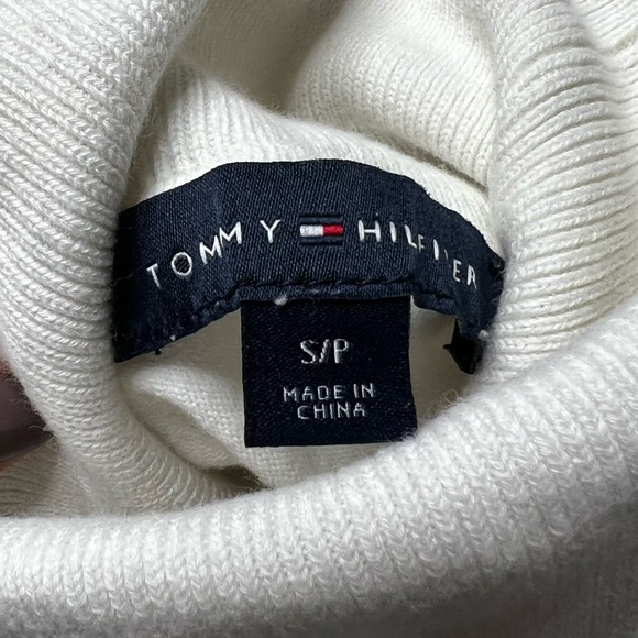 Tommy Hilfiger Big Logo Turtleneck Sweater in White Red Navy - Picture 5 of 7